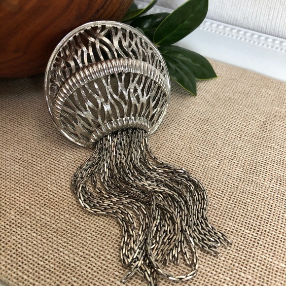 Vintage Jewelry - Vintage Silver-tone Jellyfish Brooch Moving Legs